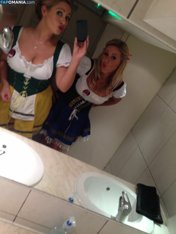 Hayley McQueen Nu Foto vazada #14