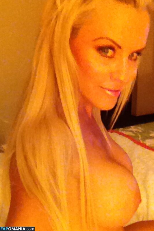 Jenny McCarthy Nu Foto vazada #7