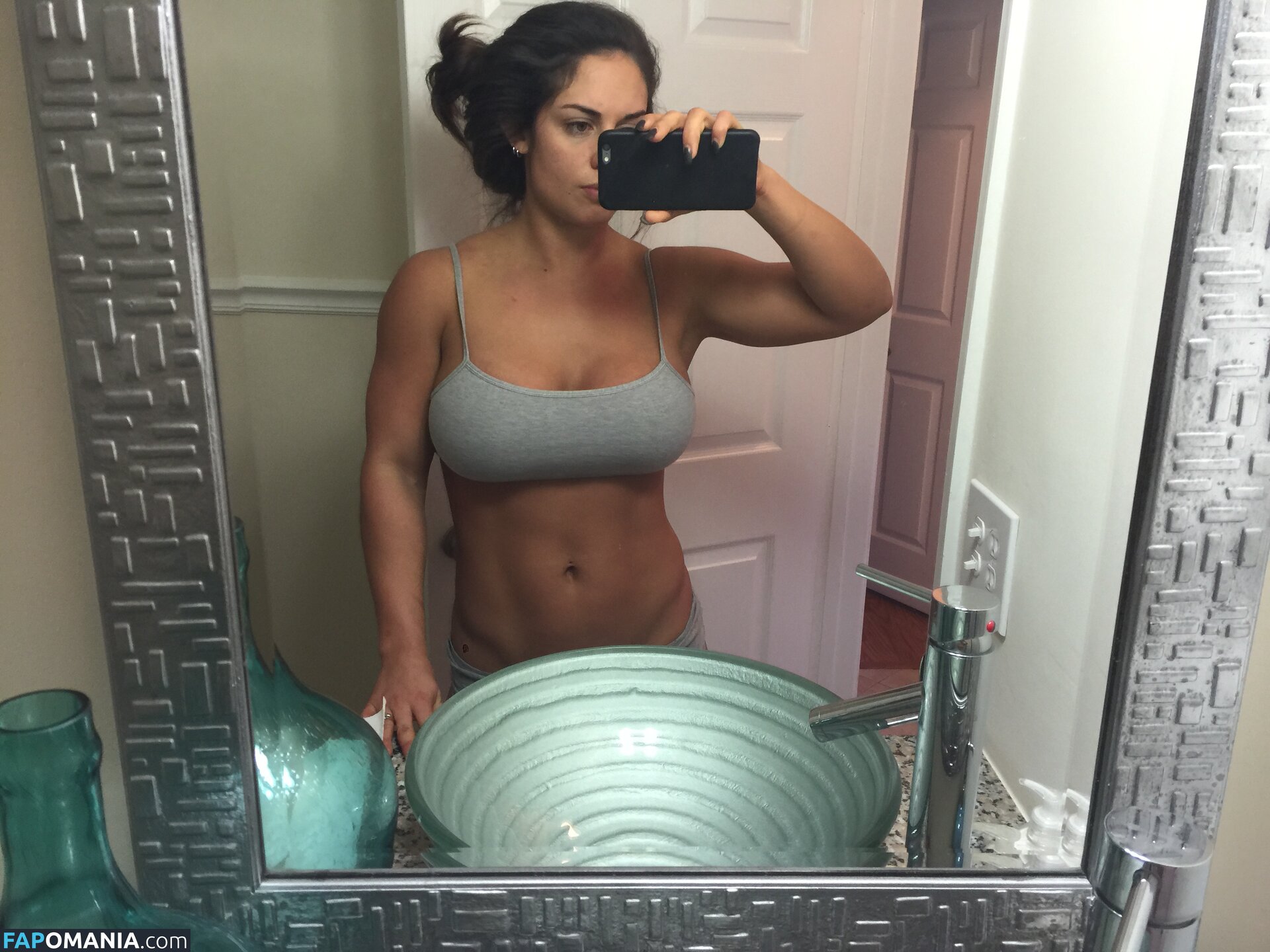Kaitlyn WWE Nu Foto vazada #56