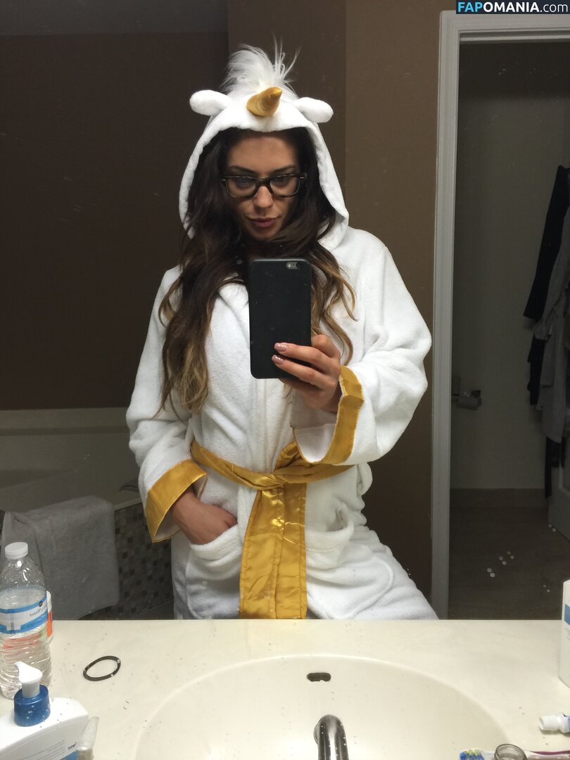 Kaitlyn WWE Nu Foto vazada #74
