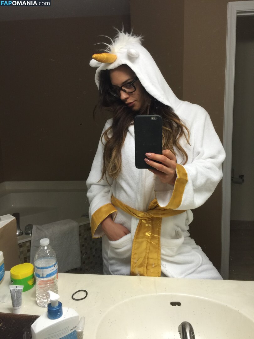 Kaitlyn WWE Nu Foto vazada #75