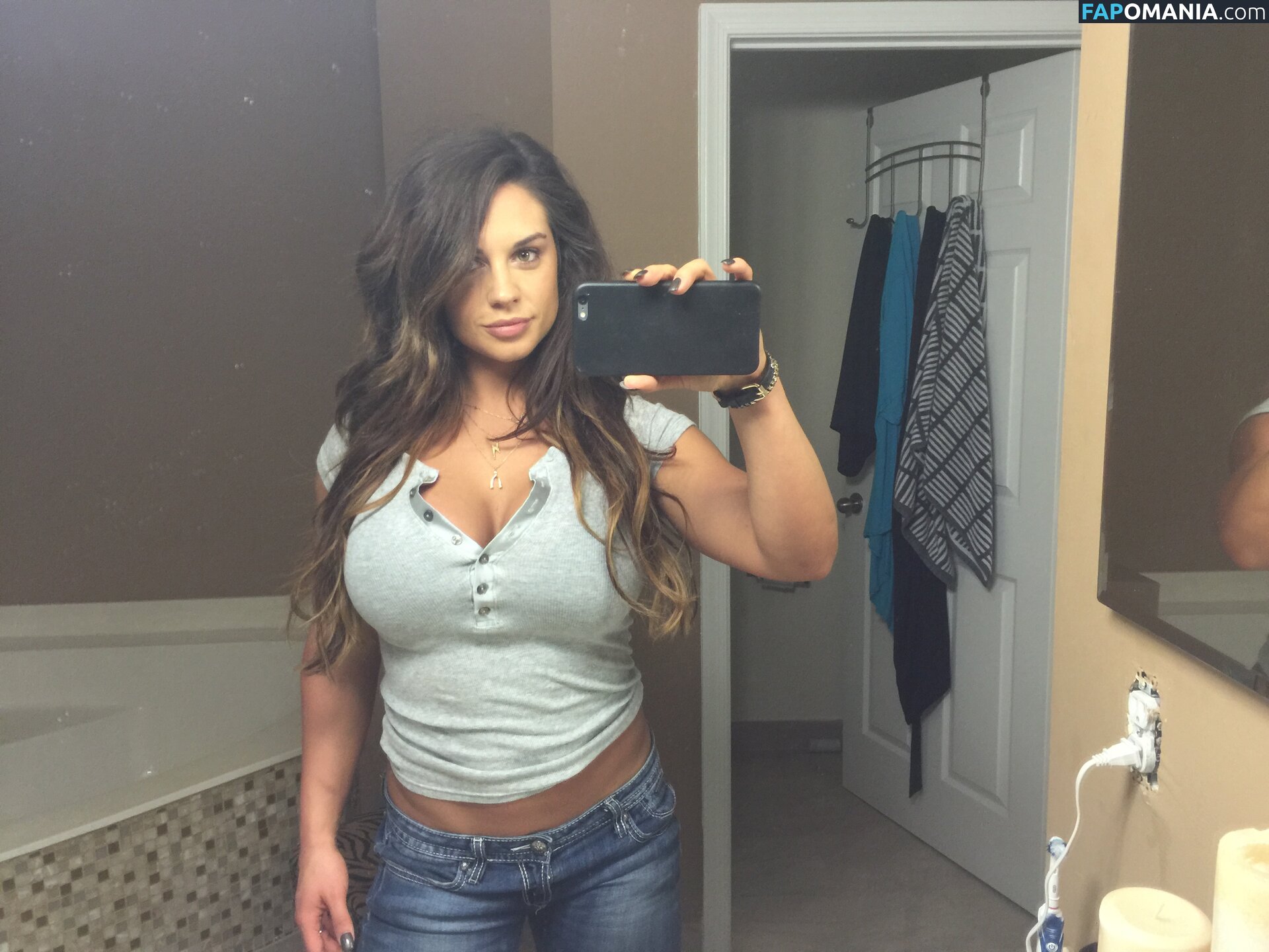 Kaitlyn WWE Nu Foto vazada #153