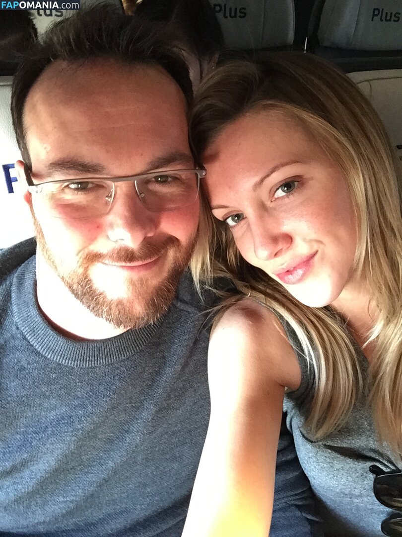 Katie Cassidy Nu Foto vazada #9