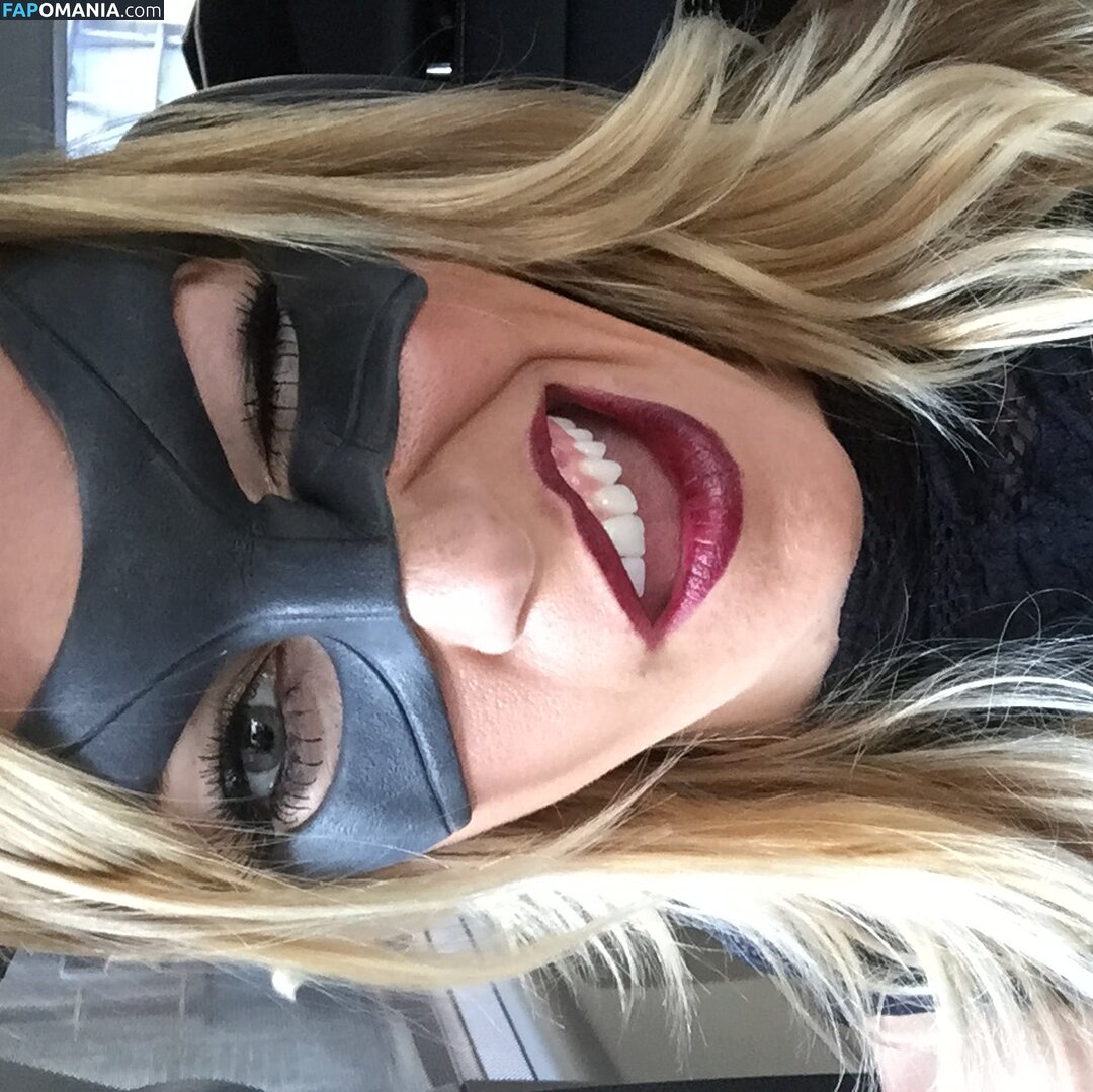 Katie Cassidy Nu Foto vazada #31