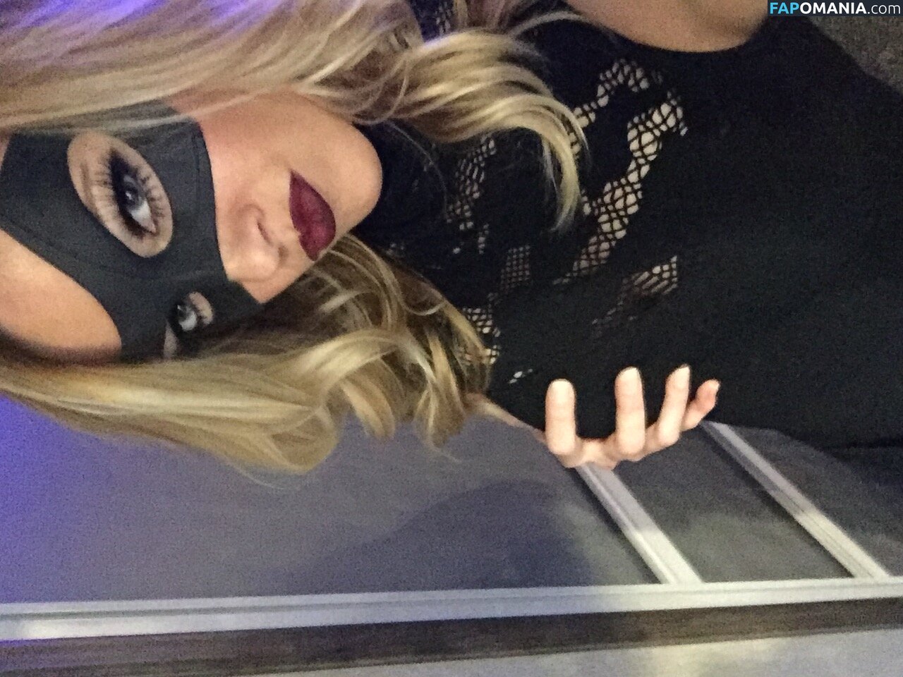 Katie Cassidy Nu Foto vazada #32