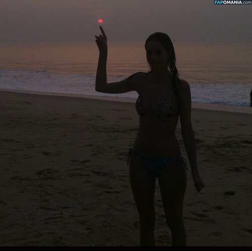 Kaya Scodelario Nu Foto vazada #29