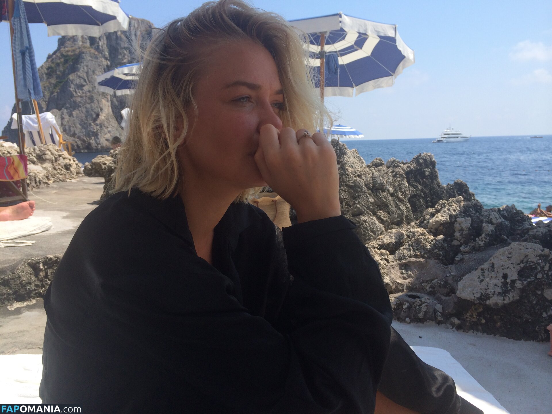 Lara Bingle Nu Foto vazada #53