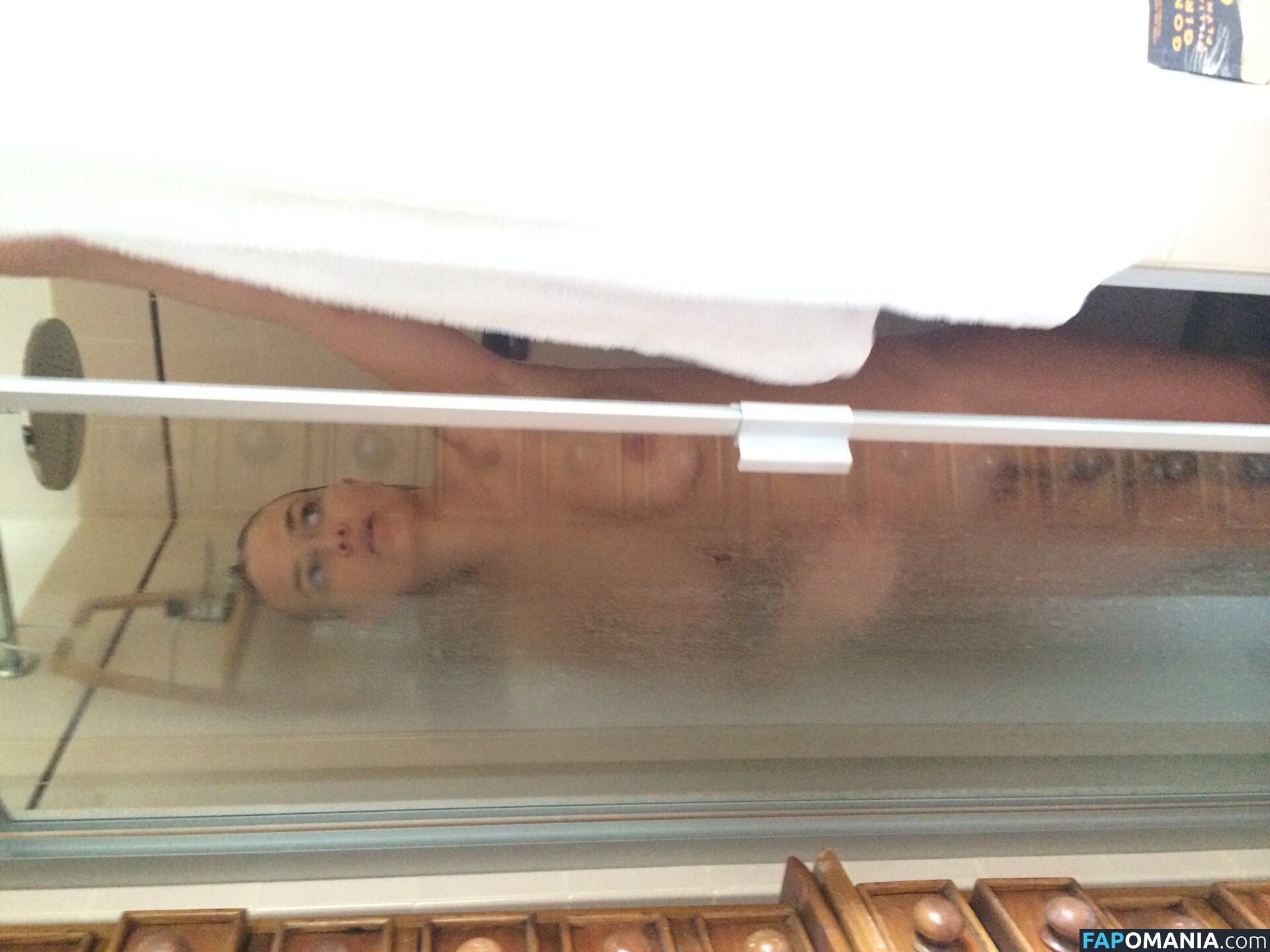 Lara Bingle Nu Foto vazada #249