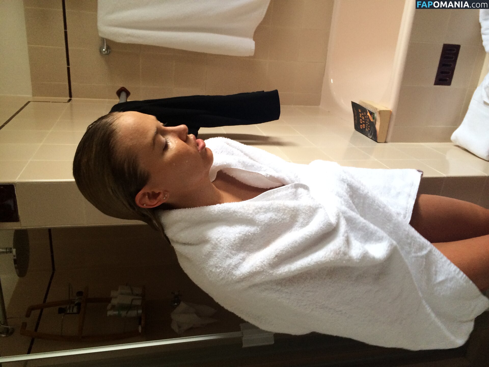 Lara Bingle Nu Foto vazada #254