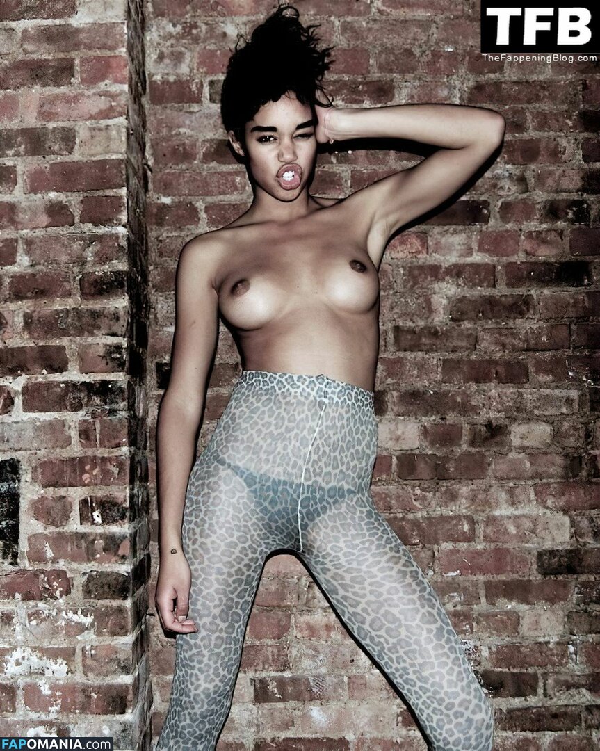 Laura Harrier Nu Foto vazada #19