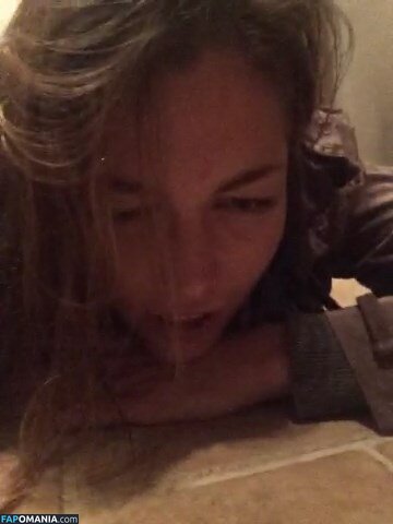 Lili Simmons Nu Foto vazada #45