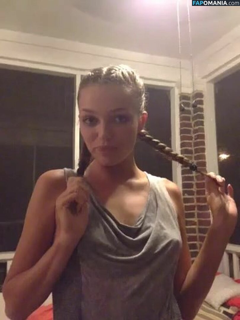 Lili Simmons Nu Foto vazada #57