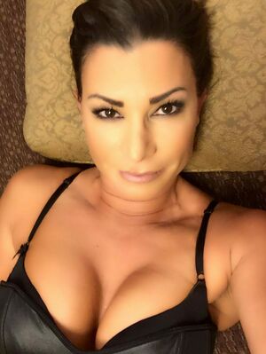 Lisa Marie Varon