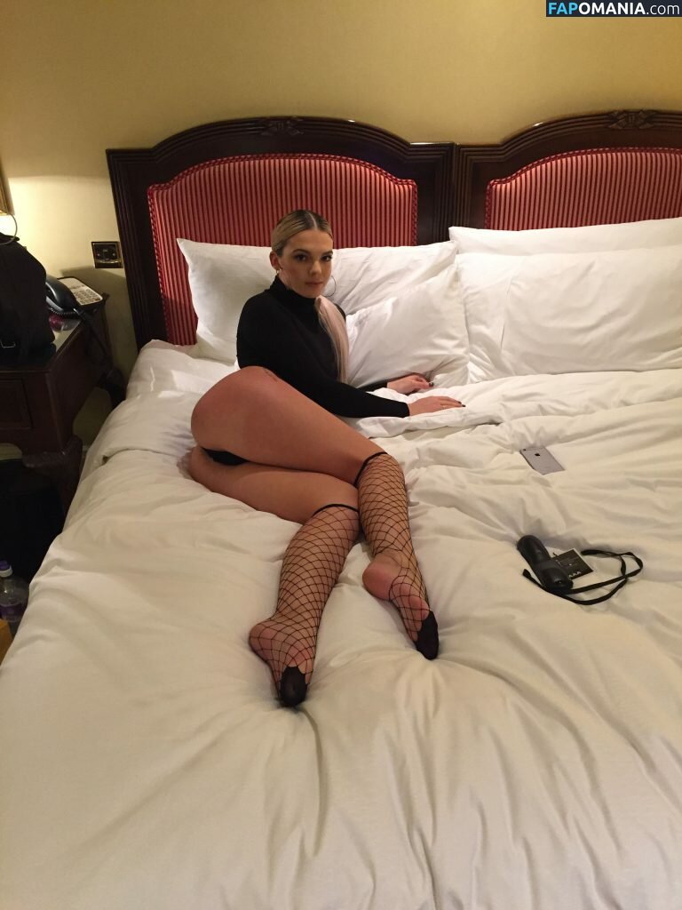 Louisa Johnson Nu Foto vazada #18