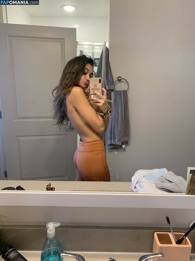 Madison Bailey Nu Foto vazada #22