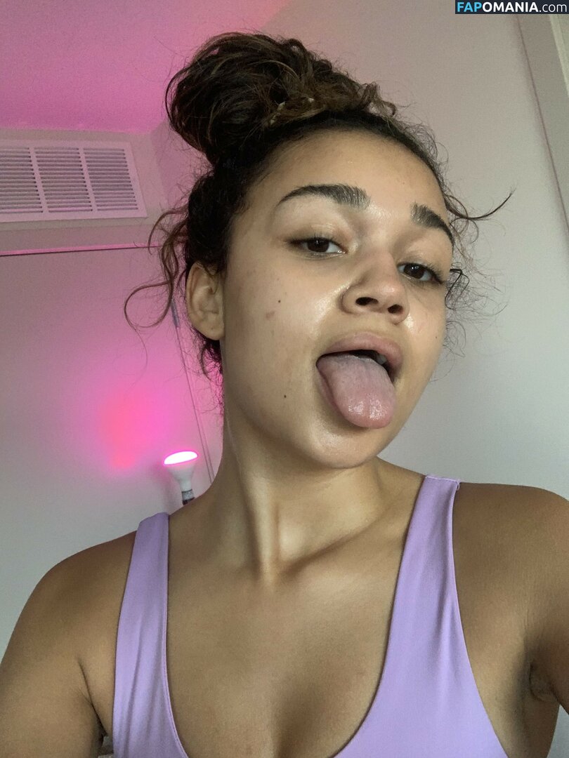 Madison Bailey Nu Foto vazada #24