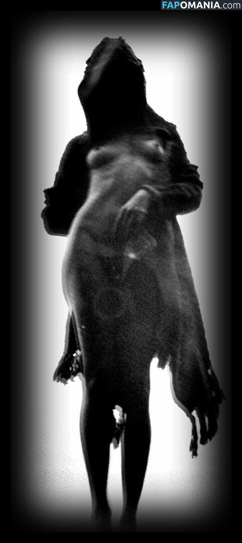 Maggie Q Nu Foto vazada #8