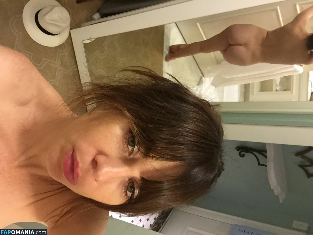 Natasha Leggero Nu Foto vazada #7
