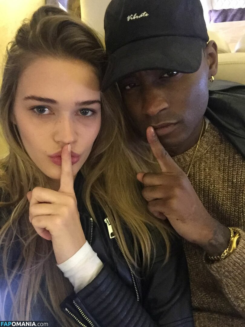 Noel Berry Nu Foto vazada #391