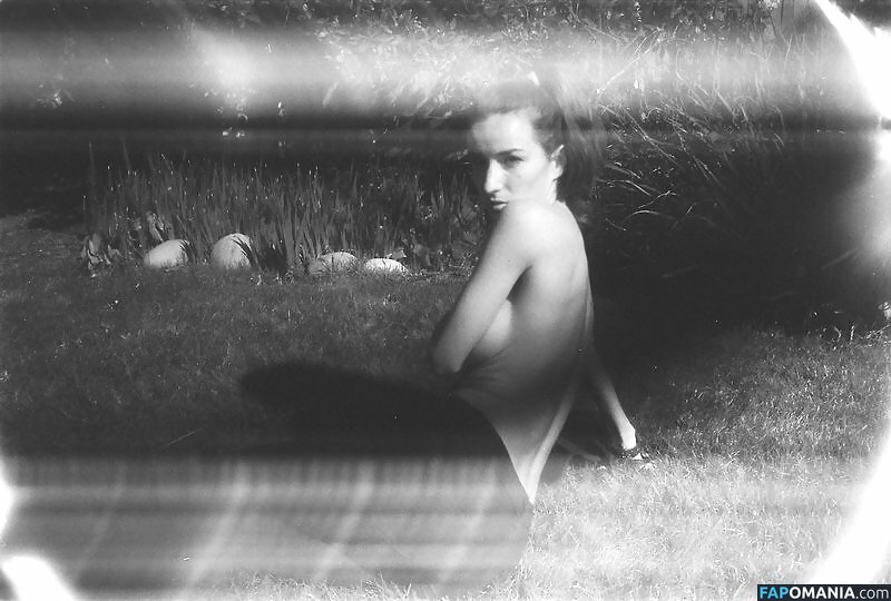 Salome Stevenin Nu Foto vazada #4
