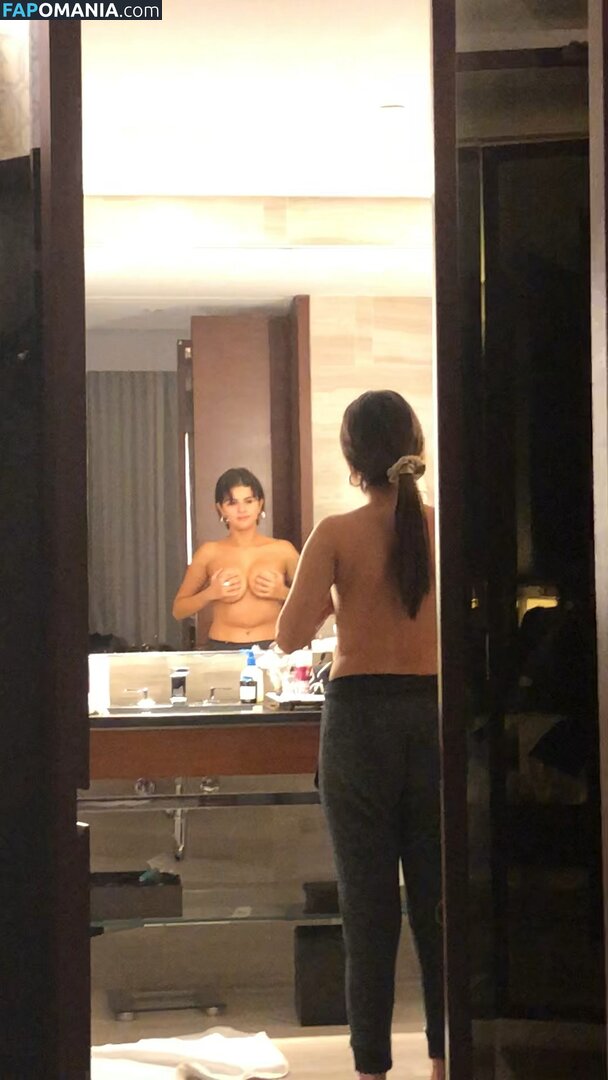 Selena Gomez Nu Foto vazada #34