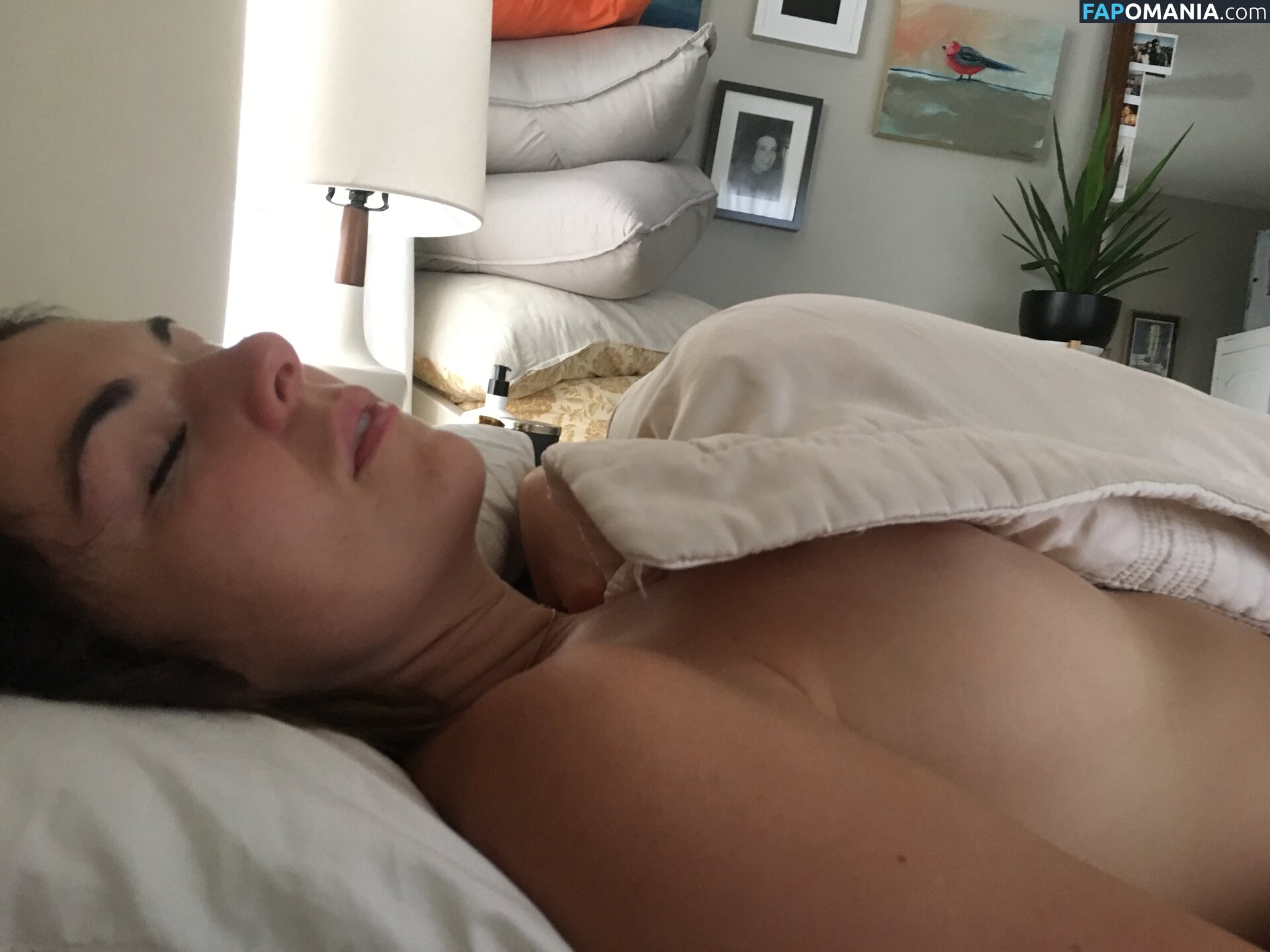 Serinda Swan Nu Foto vazada #36