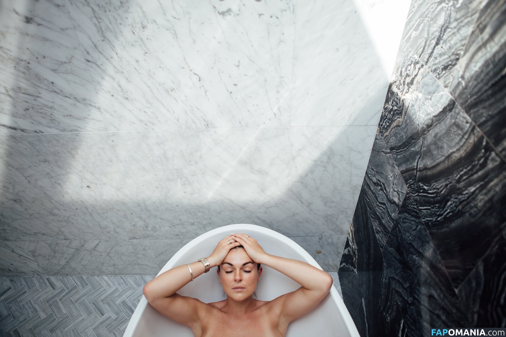 Serinda Swan Nu Foto vazada #64