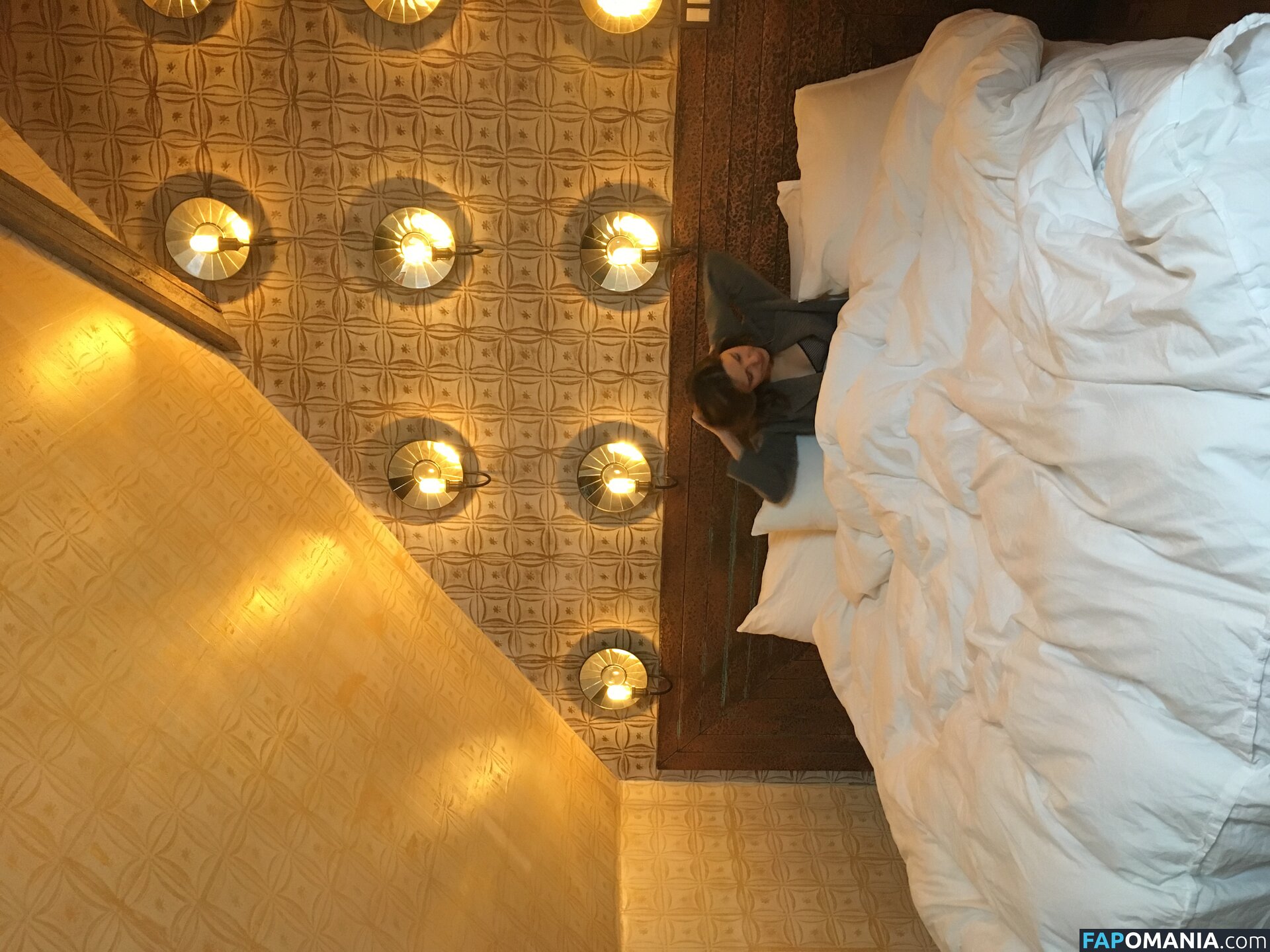 Serinda Swan Nu Foto vazada #68