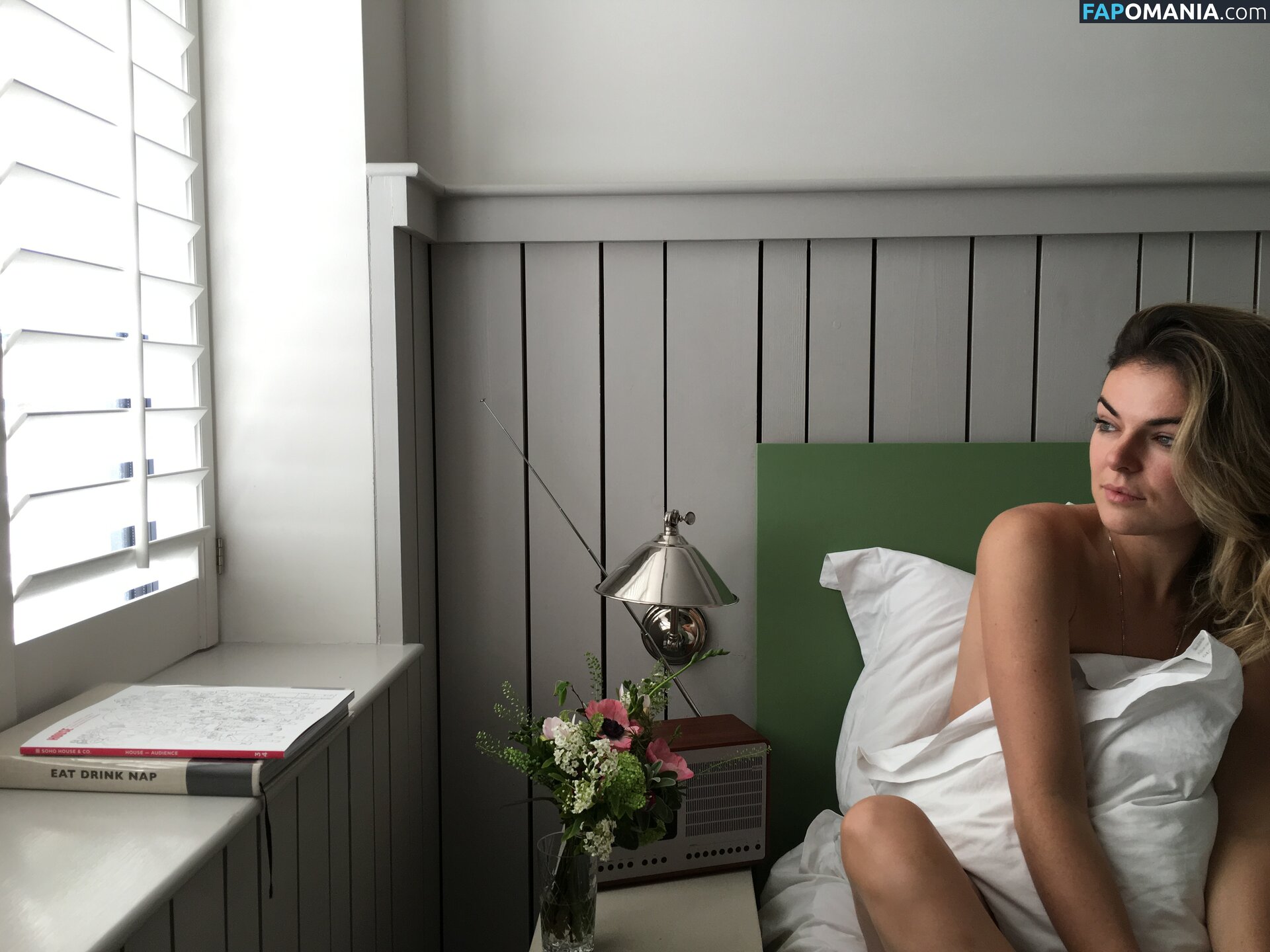 Serinda Swan Nu Foto vazada #151