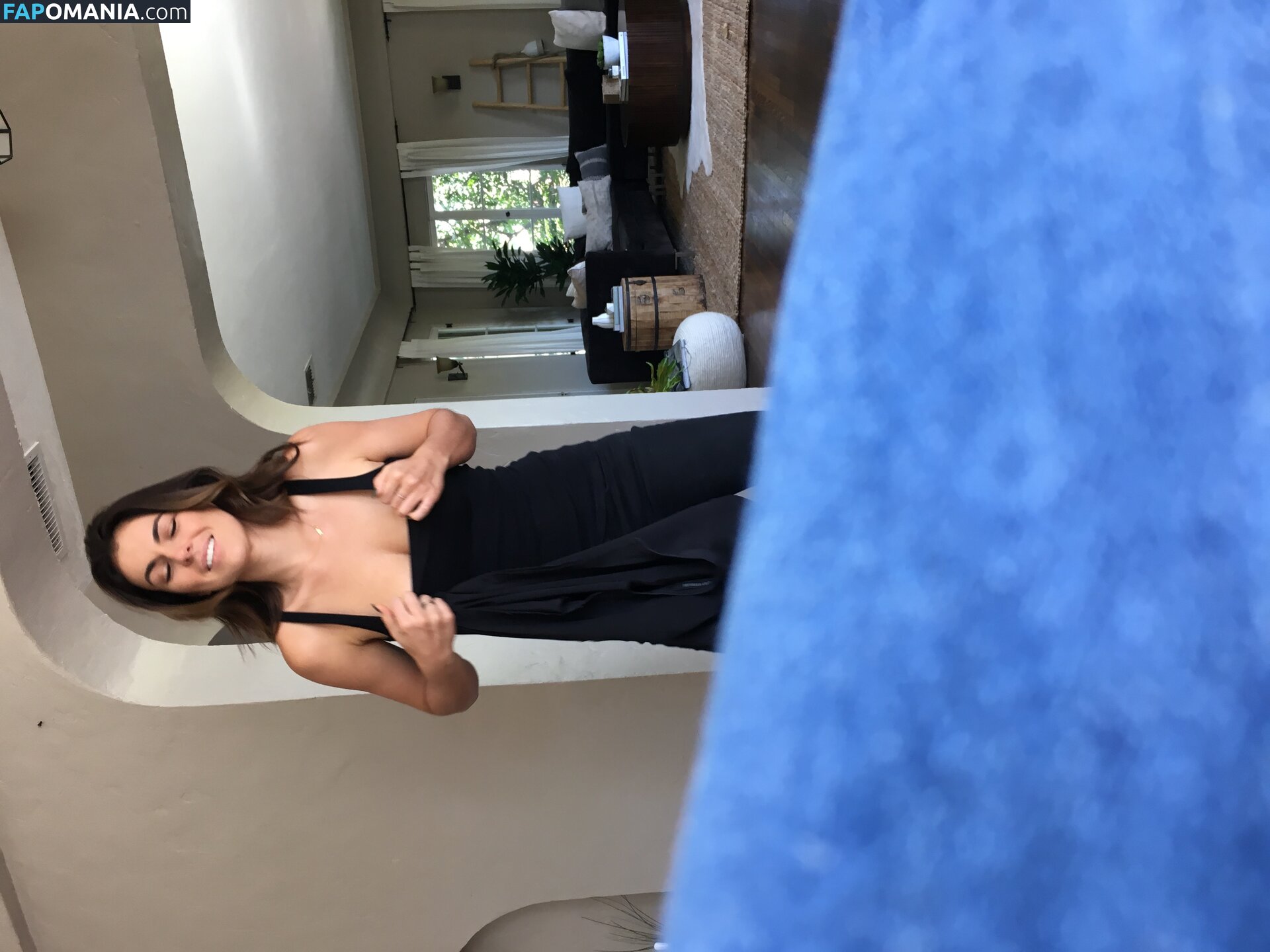 Serinda Swan Nu Foto vazada #203
