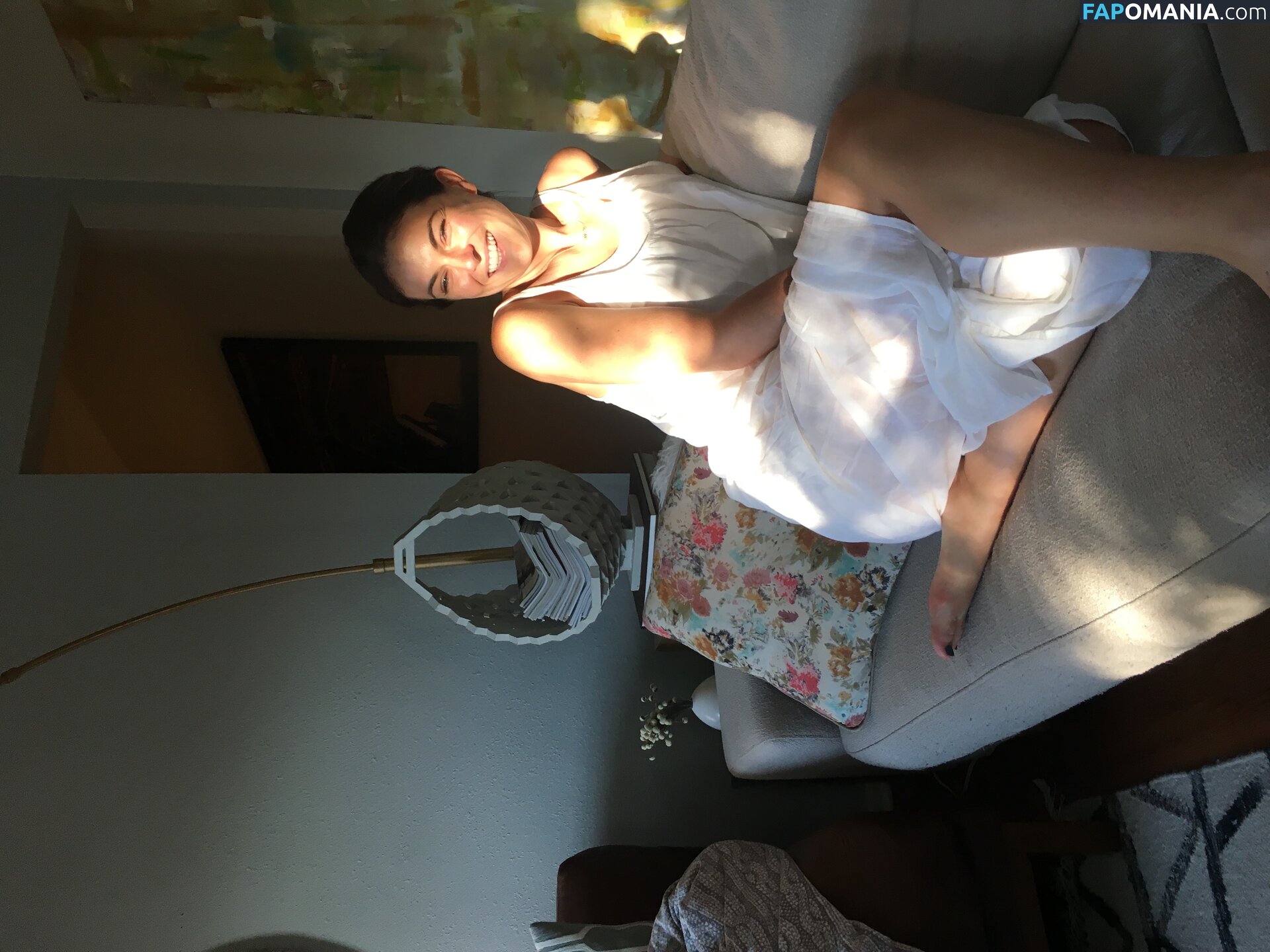 Serinda Swan Nu Foto vazada #207