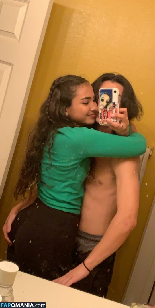 Sienna Mae Gomez / sienna_mae / siennamaegomez Nu OnlyFans  Foto vazada #379