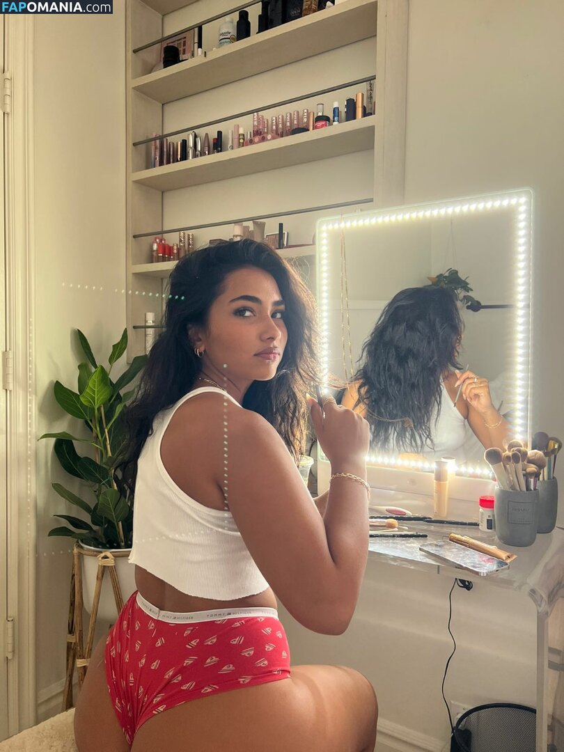 Sienna Mae Gomez / sienna_mae / siennamaegomez Nu OnlyFans  Foto vazada #625