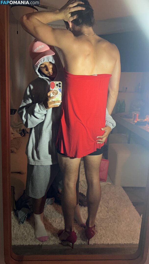 Sienna Mae Gomez / sienna_mae / siennamaegomez Nu OnlyFans  Foto vazada #877