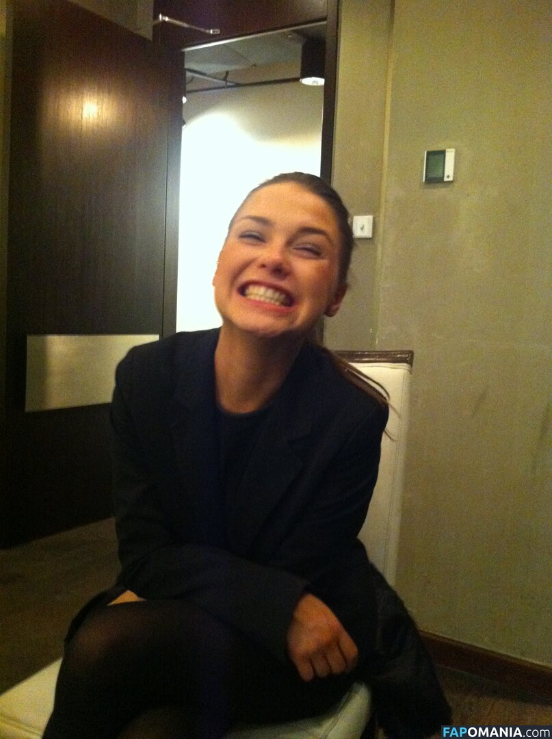 Sophia Roe Nu Foto vazada #10