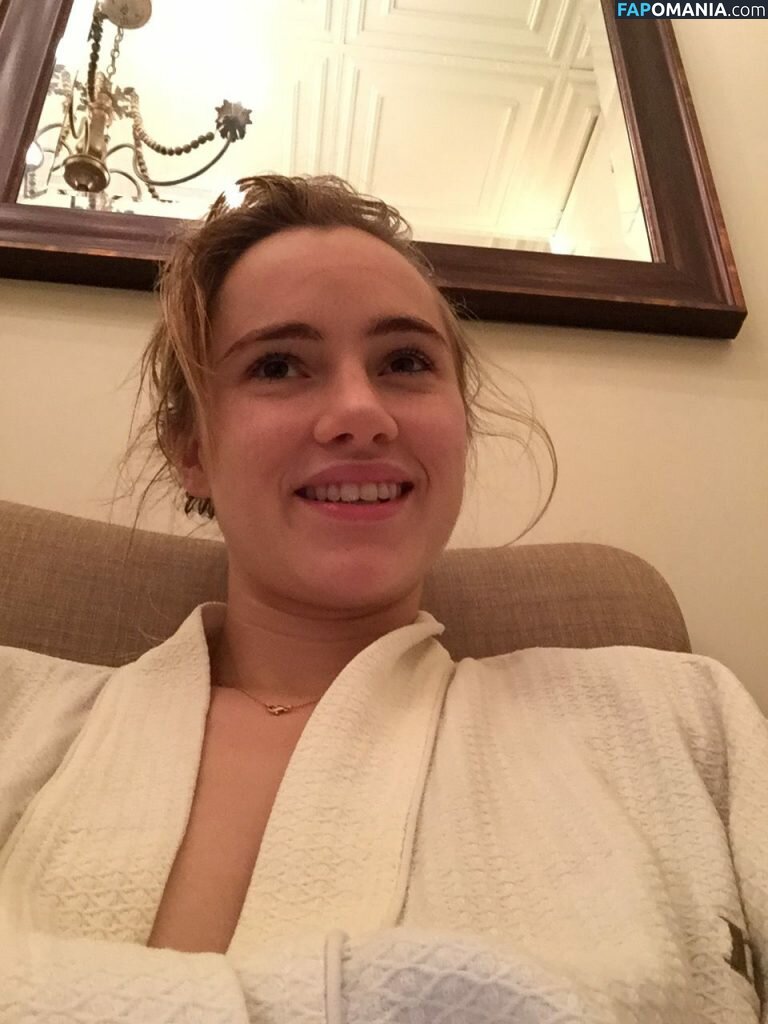Suki Waterhouse Nu Foto vazada #12