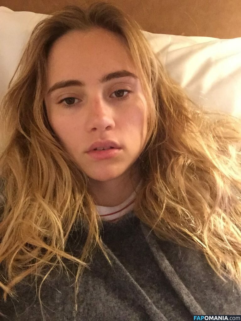 Suki Waterhouse Nu Foto vazada #18