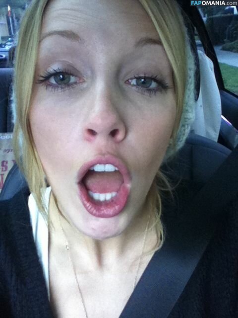 Suki Waterhouse Nu Foto vazada #26