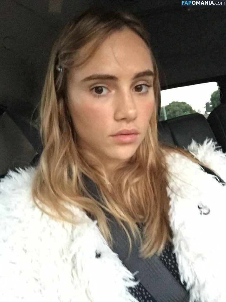 Suki Waterhouse Nu Foto vazada #40