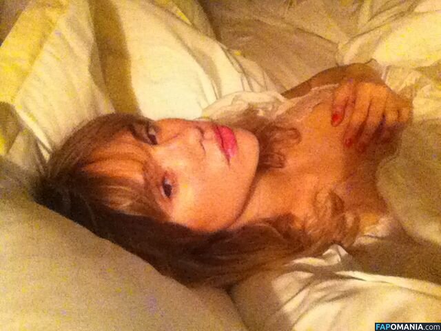 Suki Waterhouse Nu Foto vazada #51