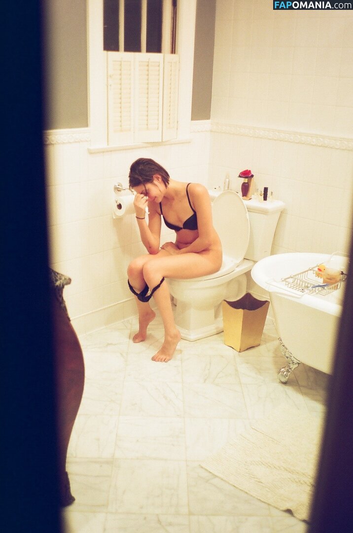 Willa Holland Nu Foto vazada #8