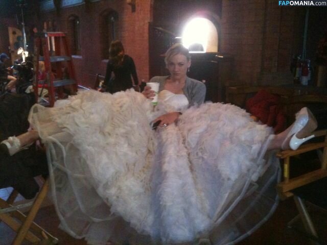 Yvonne Strahovski Nu Foto vazada #64
