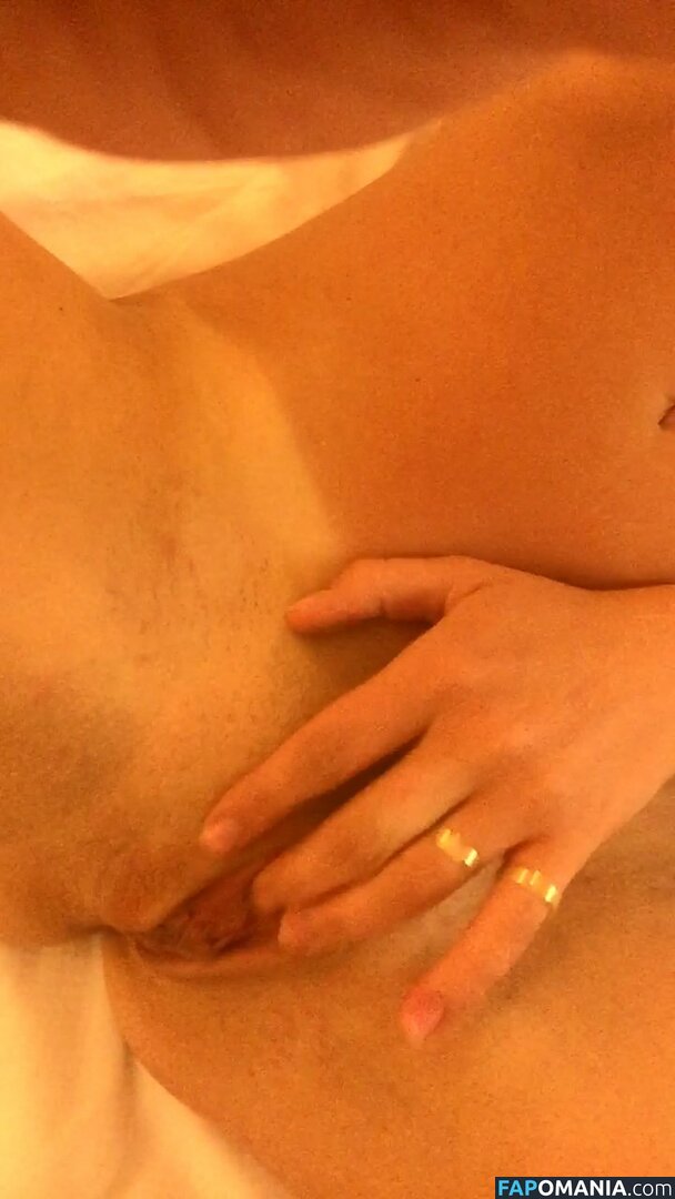 Zizi Strallen Nu Foto vazada #66
