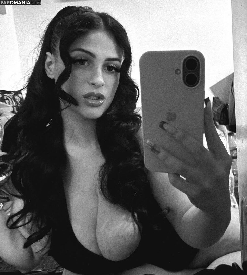 Abi96 / abi96_x_ Nu OnlyFans  Foto vazada #1