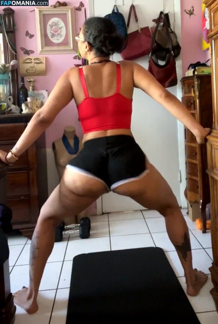 2xthesunshineinc / Afiya Sunshine / AfiyaSunshine / https: / queenafiyasunshine Nu OnlyFans  Foto vazada #6