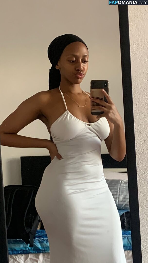 African Booty Meat / curvyandnatural Nu OnlyFans  Foto vazada #1