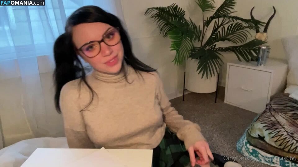 Ahptik / babyjas666 / babyjascb / girlfriends.girlfriend Nu OnlyFans  Foto vazada #108