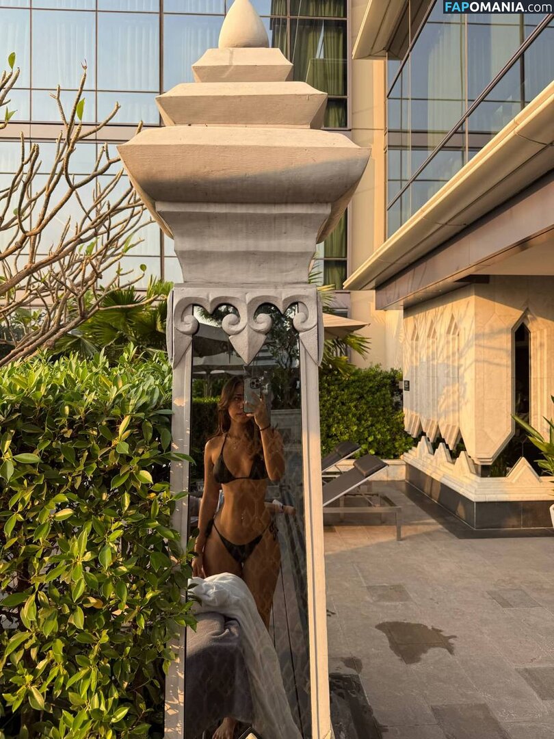 aimeehofficial / aimeejaihall Nu OnlyFans  Foto vazada #2