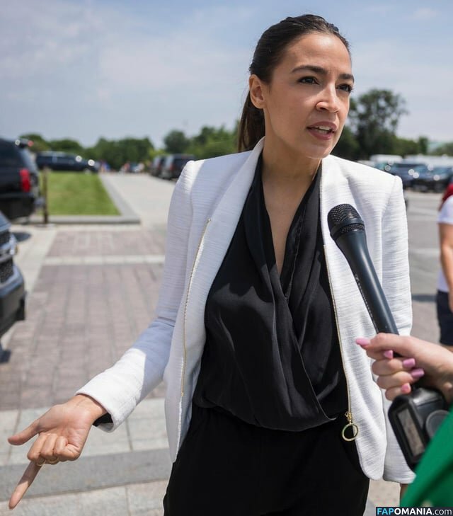 AOC / Alexandria Ocasio-Cortez Nu OnlyFans  Foto vazada #47
