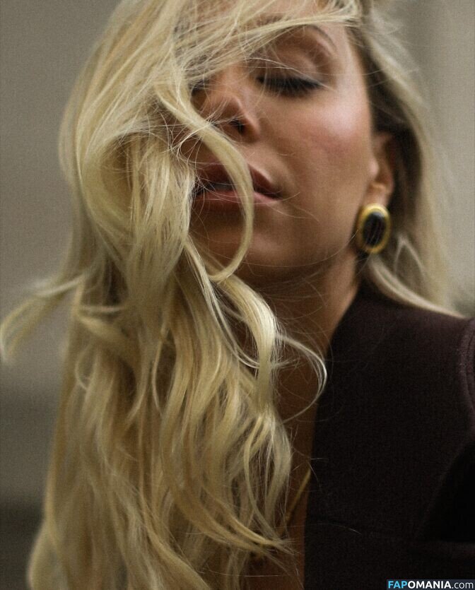 Alexis Ren / alexisren / alexisreng / alexxissren Nu OnlyFans  Foto vazada #1024